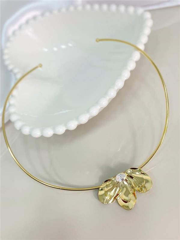 ARO RÍGIDO C/PINGENTE MEIA FLOR E PONTO LUZ