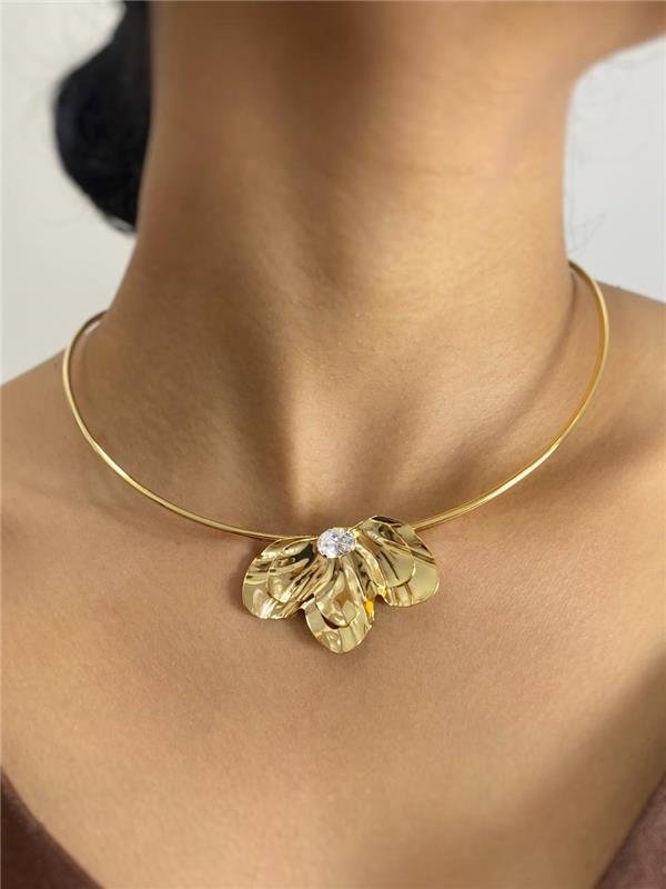 ARO RÍGIDO C/PINGENTE MEIA FLOR E PONTO LUZ