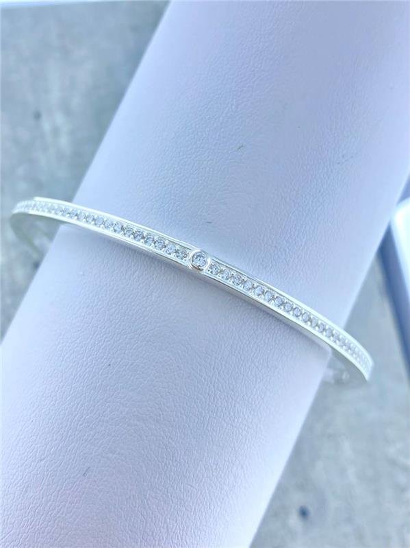 BRACELETE CRAVEJADO 6CM