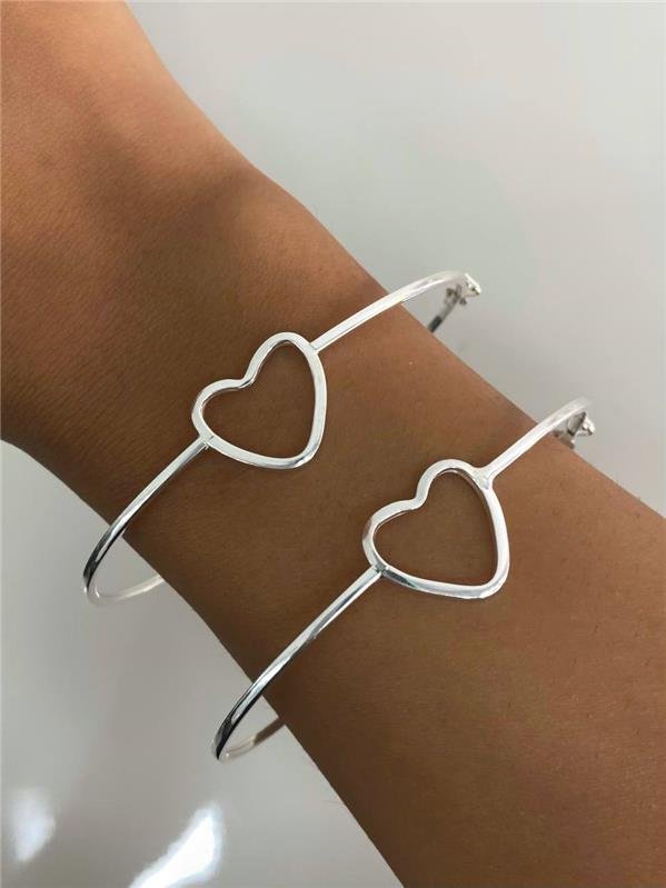 BRACELETE CORAÇÃO FIO QUADRADO 