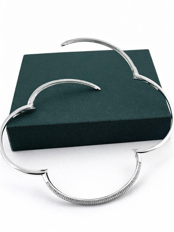 BRACELETE MOLA CRAVEJADO FLEXÍVEL 