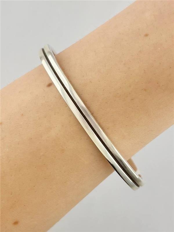 BRACELETE RÍGIDO