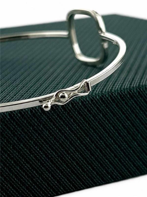 BRACELETE FIO QUADRADO GEOMÉTRICO