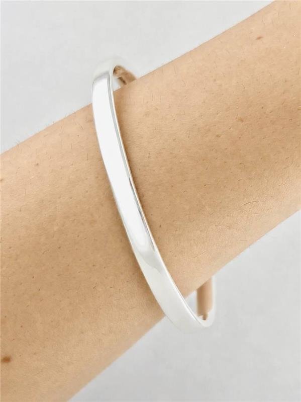 BRACELETE RÍGIDO ACHATADO ARTICULADO