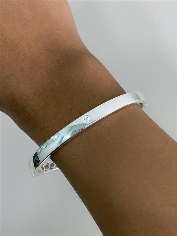 BRACELETE RÍGIDO C/PONTO LUZ