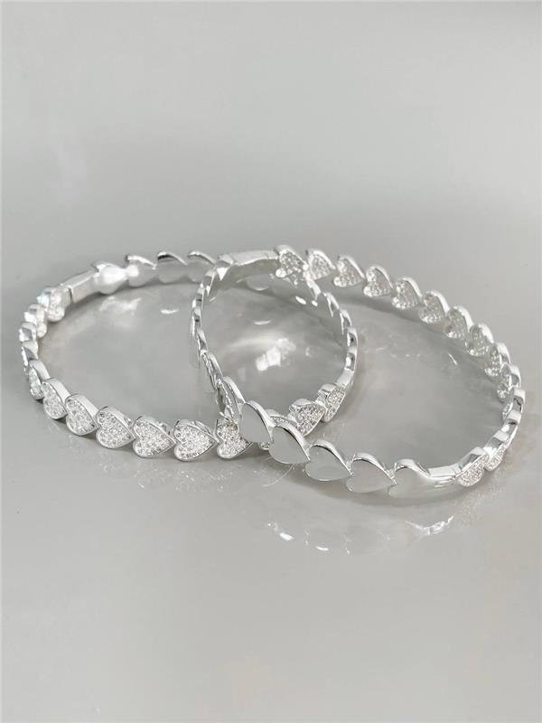 BRACELETE RÍGIDO CORAÇÃO LISO E CRAVEJADO