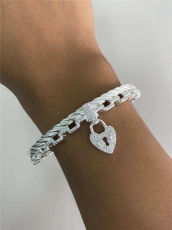 BRACELETE C/DETALHE E PINGENTE CORAÇÃO CADEADO