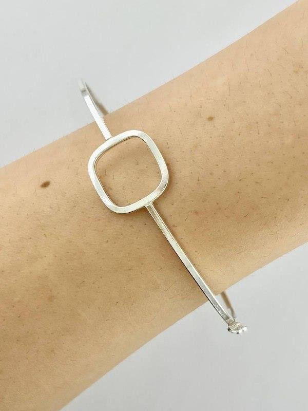 BRACELETE FIO QUADRADO 