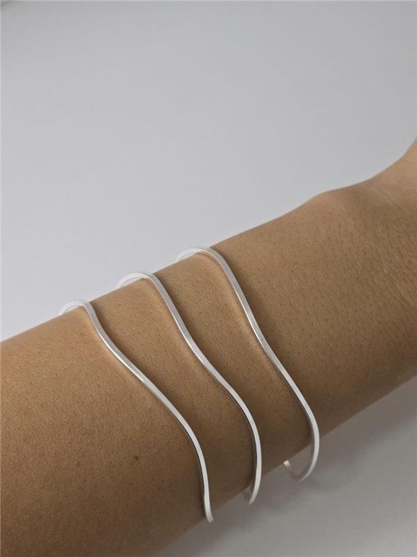 BRACELETE FIO QUADRADO ONDULADO