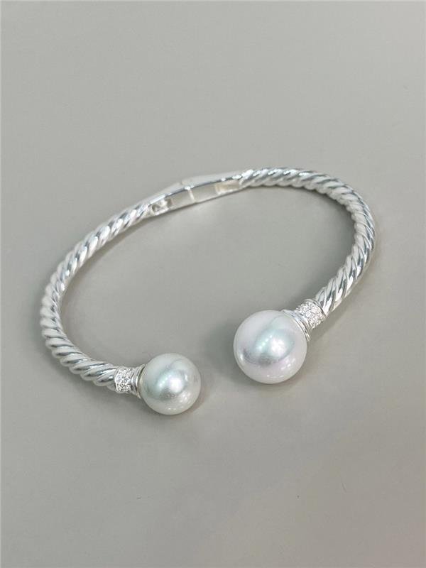 BRACELETE TORCIDO ARTICULADO C/PÉROLA SHELL