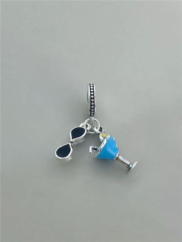 BERLOQUE DRINK E ÓCULOS DE SOL