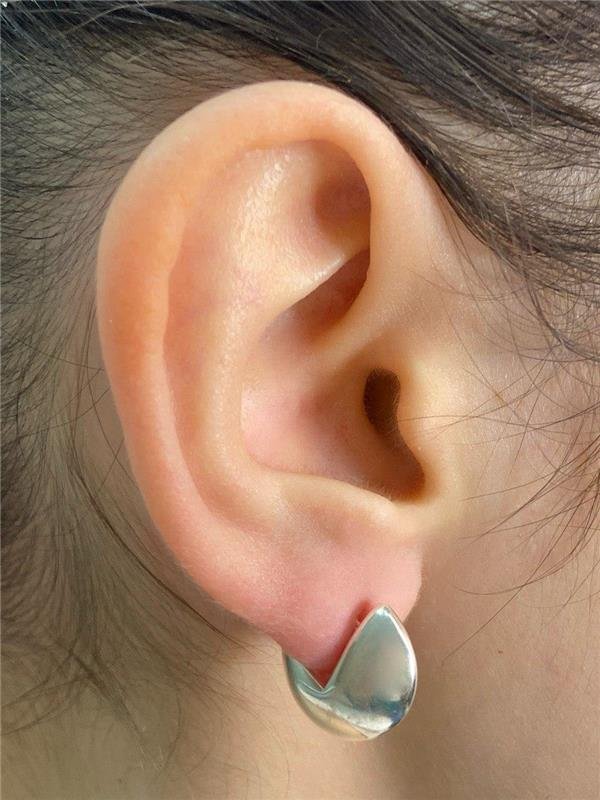 BRINCO MEIA LUA LISA