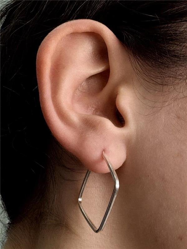 BRINCO LOSANGO FIO QUADRADO 1MM 2,8CM