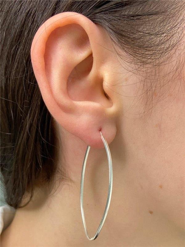 BRINCO OVAL FIO QUADRADO