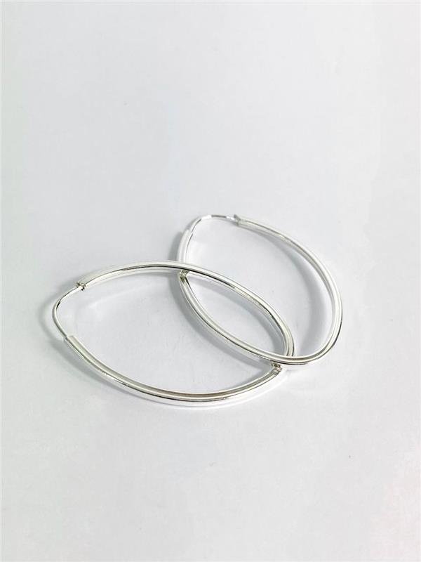 BRINCO OVAL FIO QUADRADO