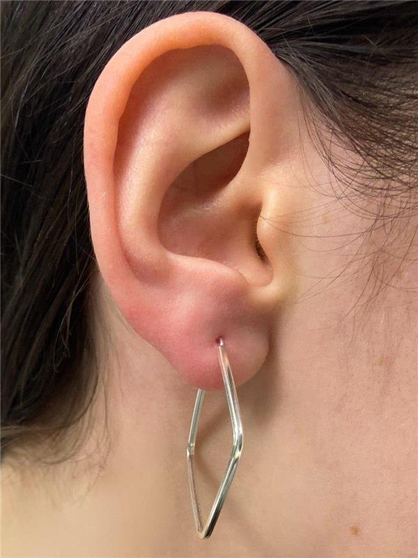 BRINCO LOSANGO FIO QUADRADO