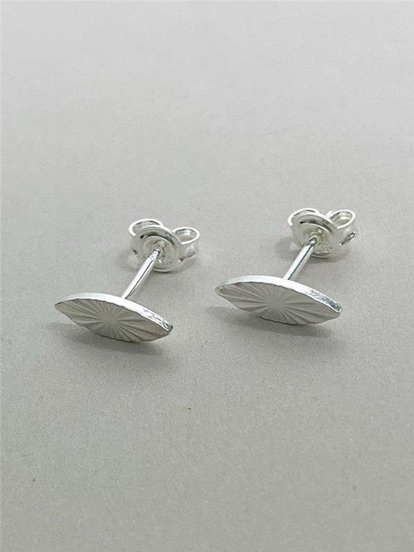 BRINCO OVAL COM TEXTURA