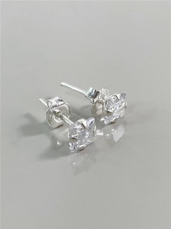 BRINCO PONTO LUZ QUADRADO CRISTAL 5MM