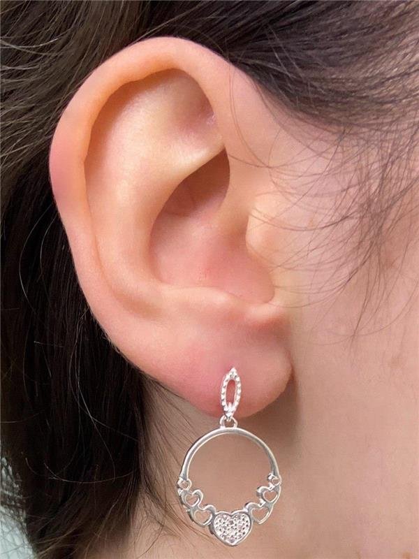 BRINCO PINGENTE CÍRCULO CORAÇÃO