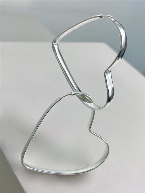 BRINCO CORAÇÃO FIO ACHATADO