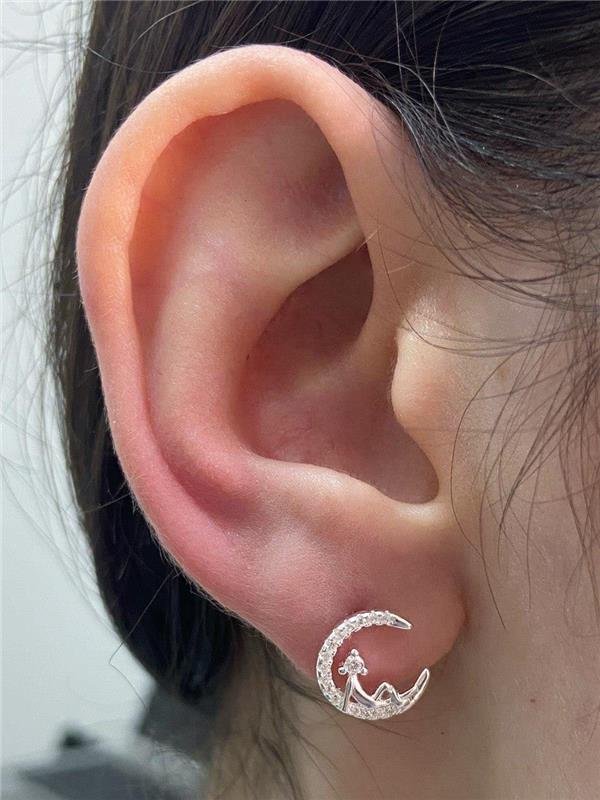 BRINCO MEIA LUA PEQUENO PRÍNCIPE COM ZIRCÔNIA