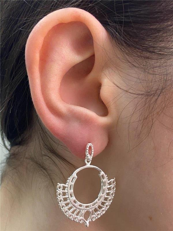 BRINCO PINGENTE RENDADO