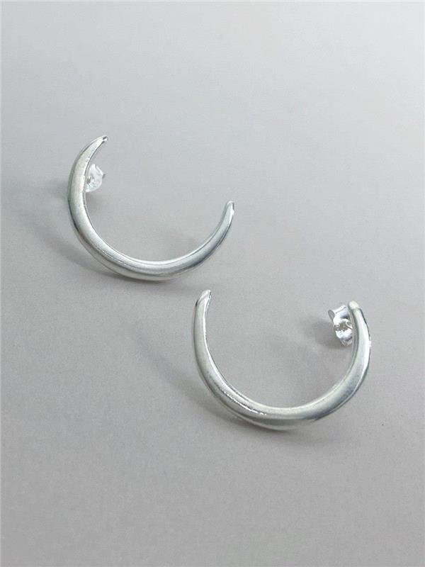 BRINCO MEIA LUA LISA