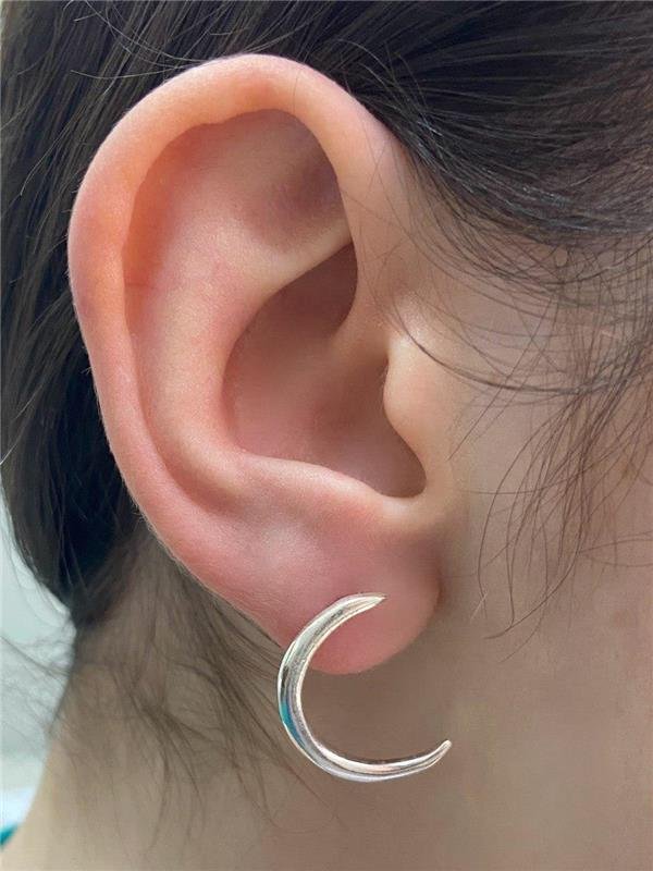 BRINCO MEIA LUA LISA