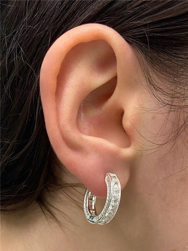 BRINCO ARGOLA ZIRCÔNIA NAVETE 1,9X2CM