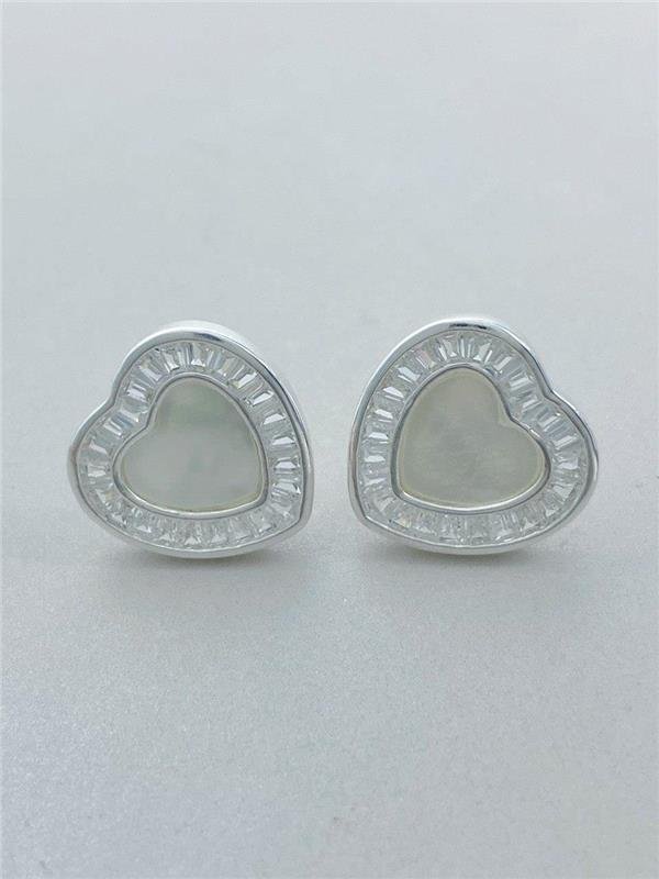 BRINCO CORAÇÃO MADRE PÉROLA