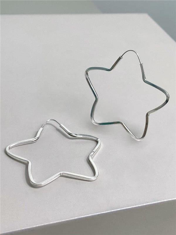 BRINCO ESTRELA FIO QUADRADO