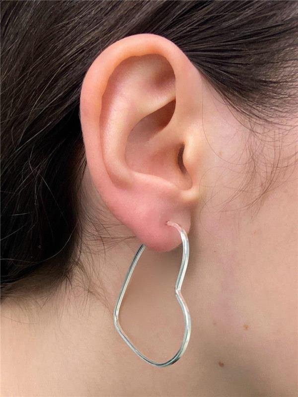 BRINCO ARGOLA CORAÇÃO FIO QUADRADO