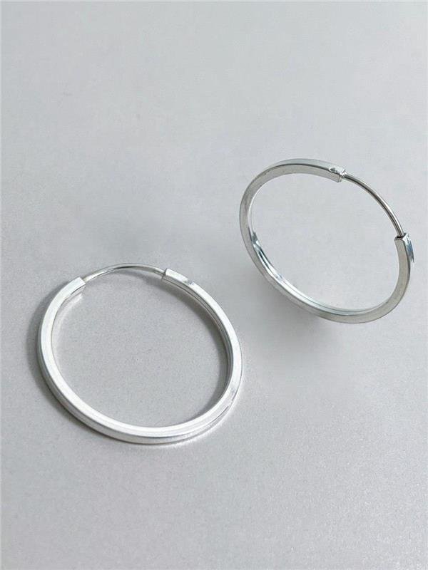 BRINCO ARGOLA FIO QUADRADO 