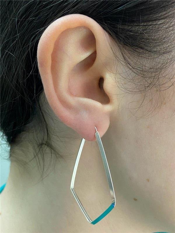 BRINCO ARGOLA LOSANGO FIO TRIÂNGULO