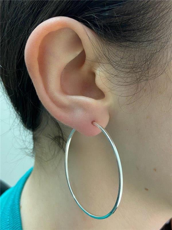 BRINCO ARGOLA FIO QUADRADO FINO