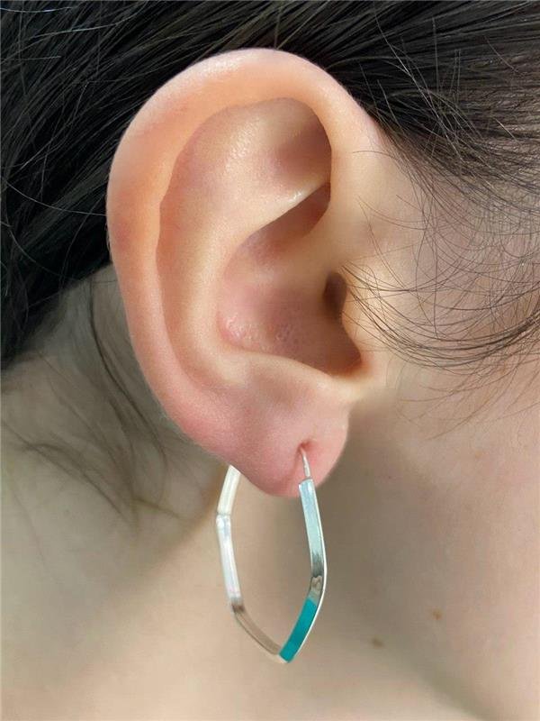 BRINCO ARGOLA SEXTAVADO FIO TRIÂNGULO