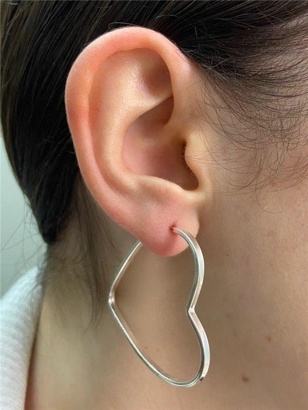 BRINCO ARGOLA CORAÇÃO FIO QUADRADO 