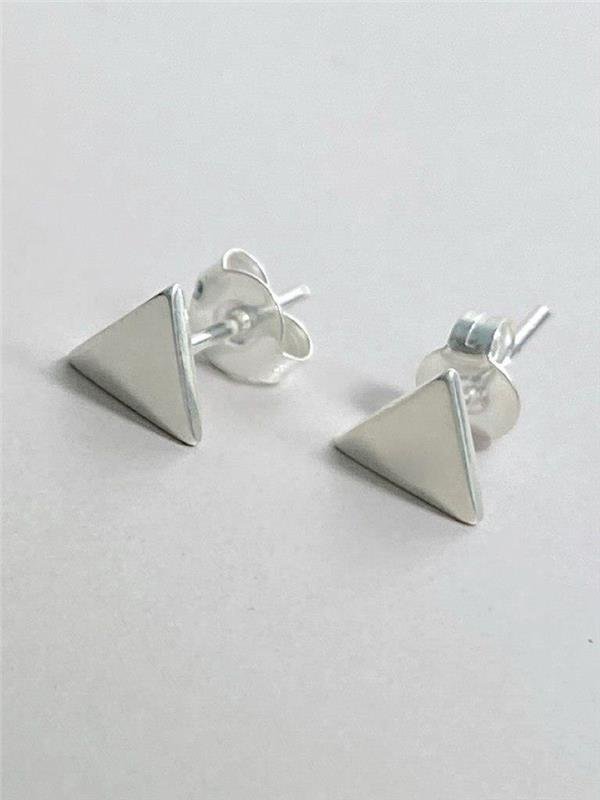 BRINCO TRIÂNGULO CHEIO LISO 