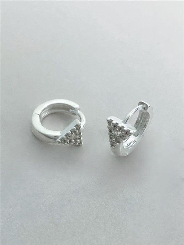 BRINCO ARGOLA TRIÂNGULO CRAVEJADO