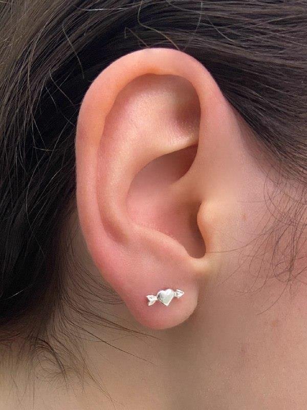 BRINCO INFANTIL MINI CORAÇÃO FLECHA 