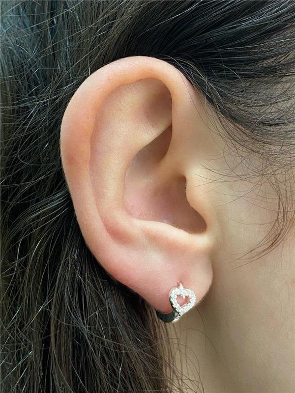 BRINCO INFANTIL ARGOLA CORAÇÃO CRAVEJADO