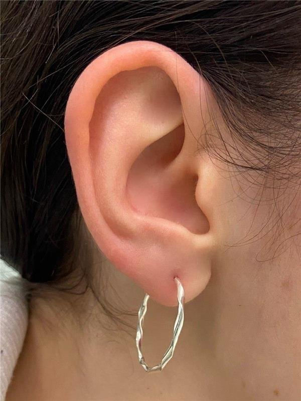 BRINCO ARGOLA TUBO TORCIDO 