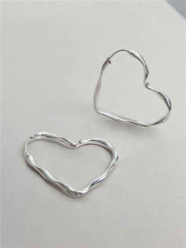 BRINCO CORAÇÃO TUBO TORCIDO 