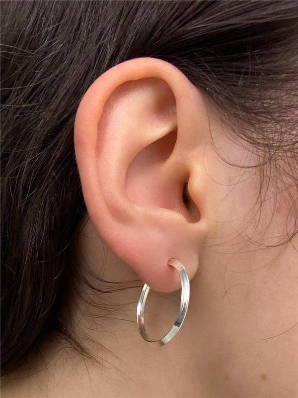 BRINCO ARGOLA FIO TRIÂNGULO 