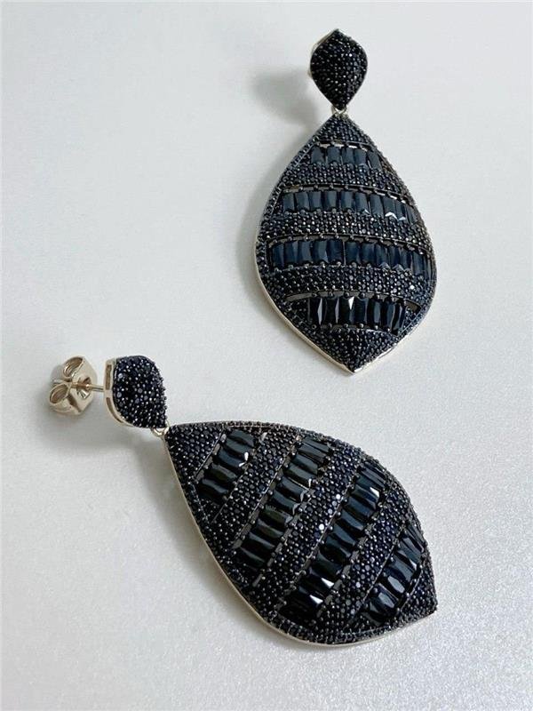 BRINCO PINGENTE GOTA FESTA 