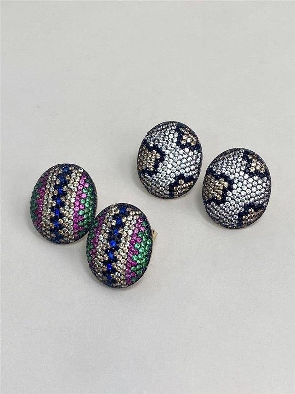 BRINCO OVAL CRAVEJADO