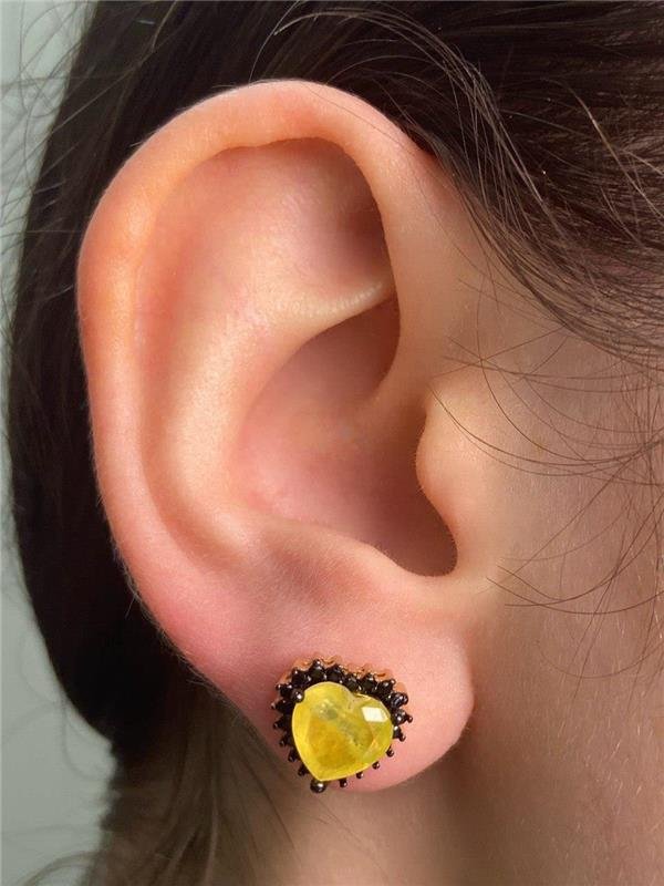 BRINCO CORAÇÃO PONTO AMARELO