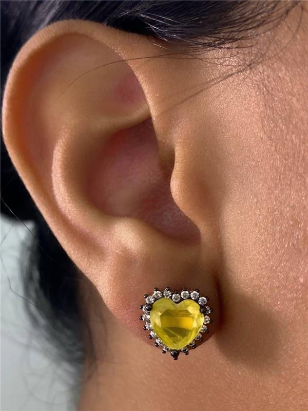 BRINCO CORAÇÃO PONTO AMARELO