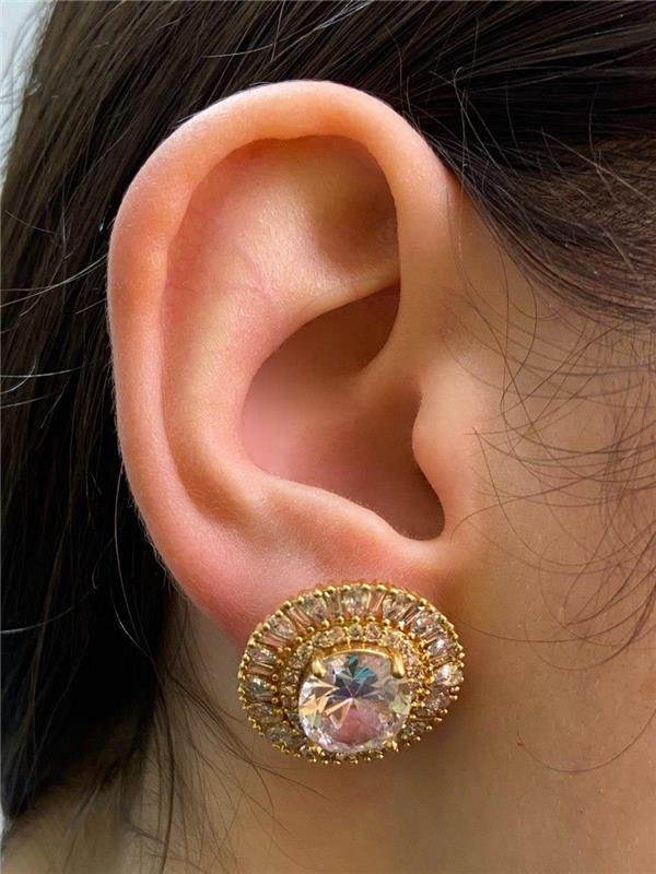 BRINCO OVAL PONTO LUZ