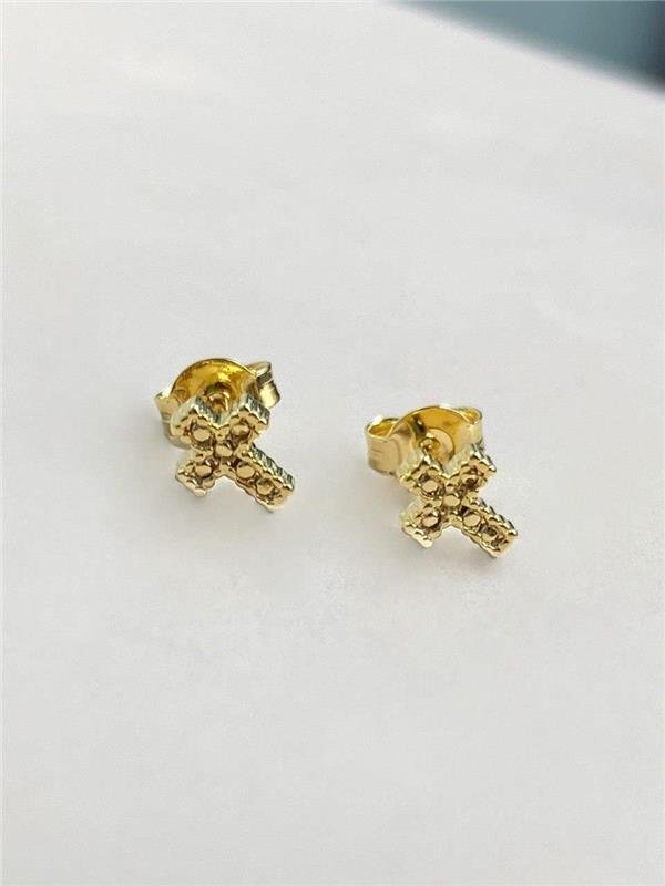 BRINCO MINI CRUZ C/TEXTURA 6X4MM